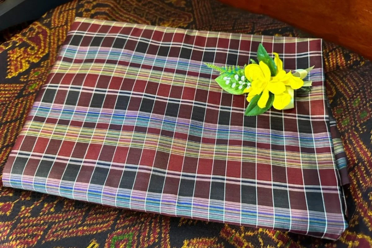 Silk Plaid, Smooth Weave, Brown and Red