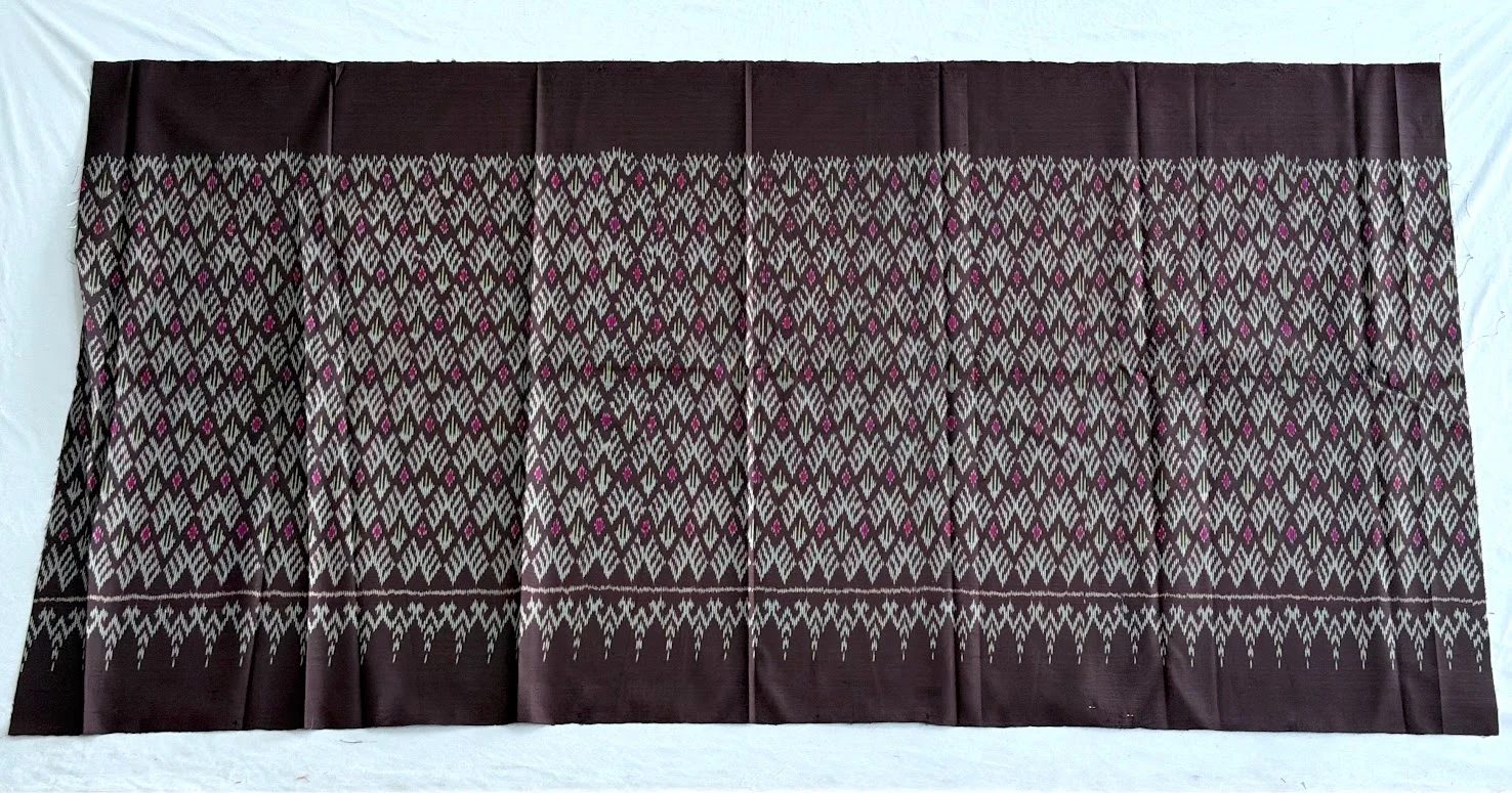 Ikat Silk, 2-Shaft, Peacock-Tail Pattern, Deep Plum