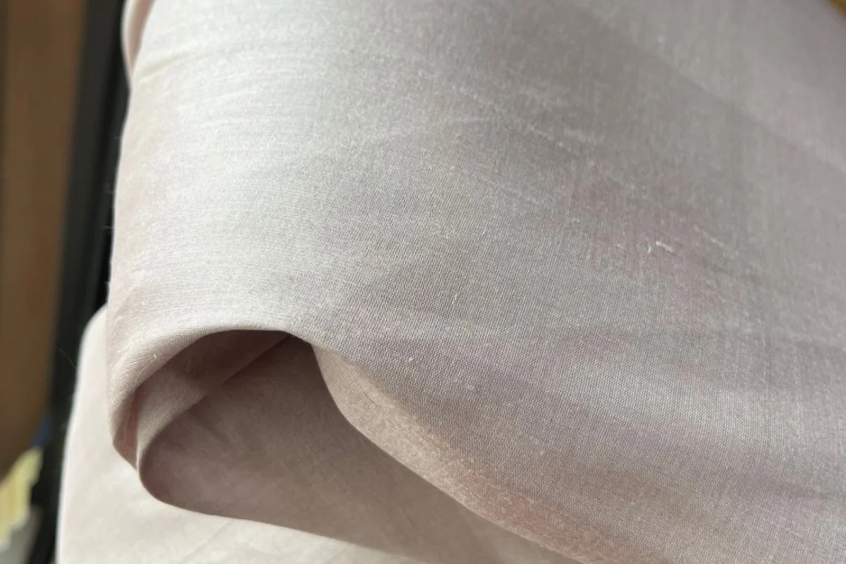 Silk, Lightly Textured, Beige-Brown Shot with Dusty Mauve