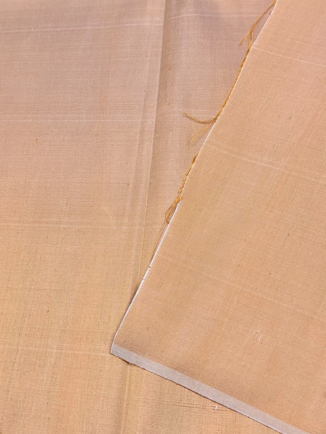 Solid-Colour Silk, Smooth Weave, Lightly Slubbed, 2-Ply, Salmon Orange