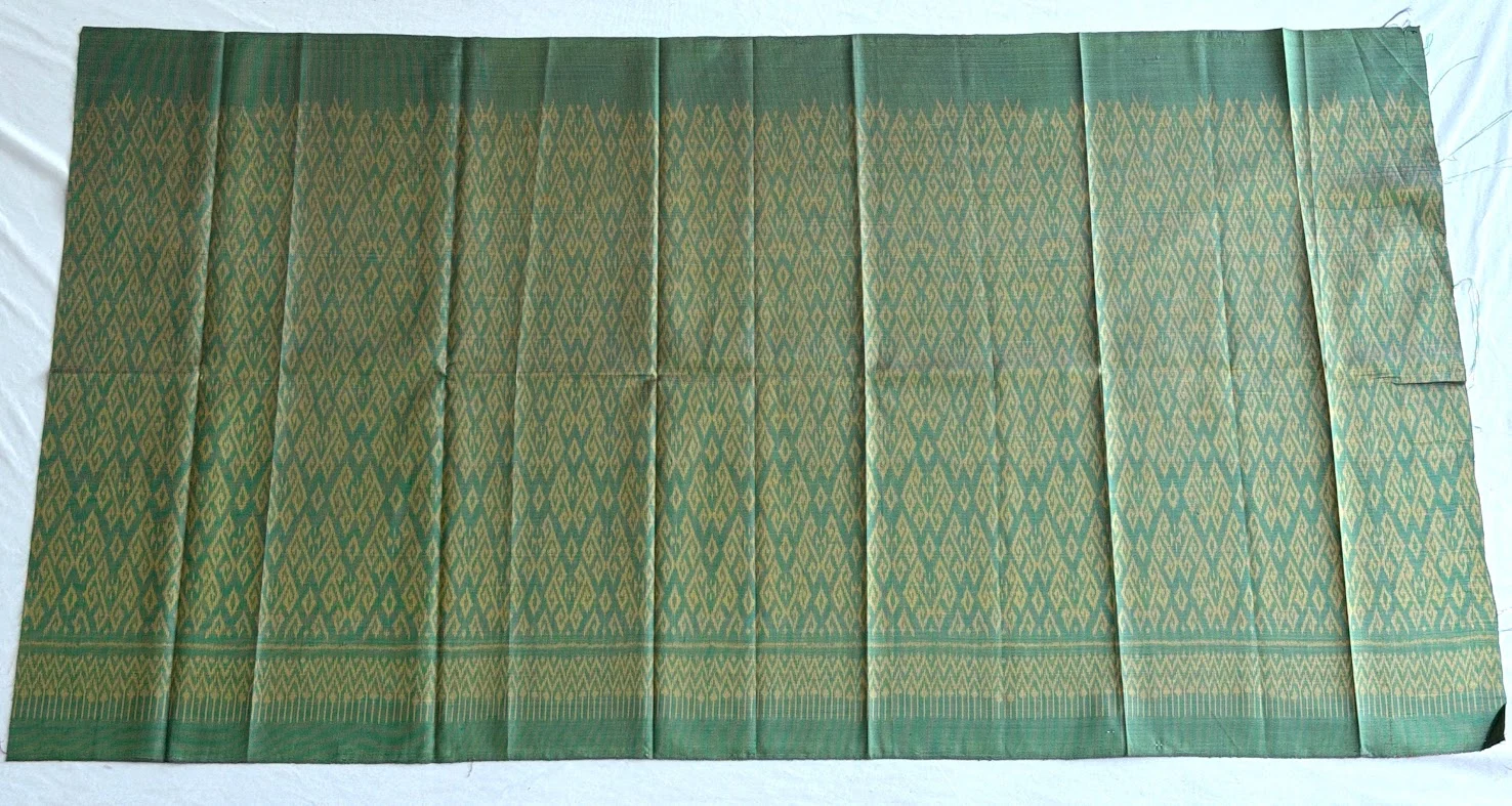 Ikat Silk, 2-Shaft, Crossed-Hook Pattern, Green