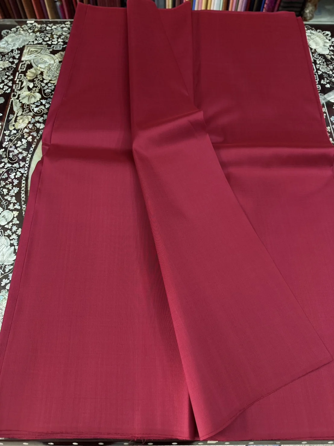 Solid-Colour Silk, Smooth Weave, 2-Ply, Dark Pink-Red