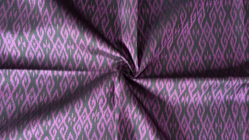 Ikat Silk, 2-Shaft, Hook-and-Lantern Pattern, Black with Pink-Purple Ikat