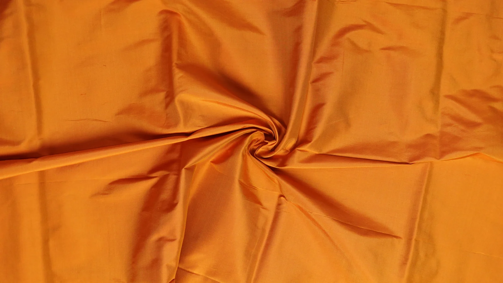 Solid-Colour Silk, Smooth Weave, 2-Ply, Orange and Dark Ochre