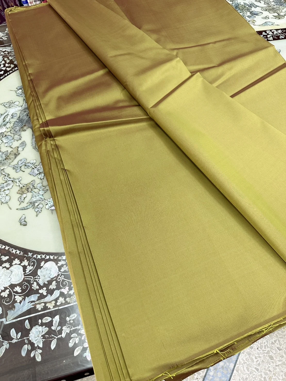 Solid-Colour Silk, Smooth Weave, Heavy Weight, Yellow