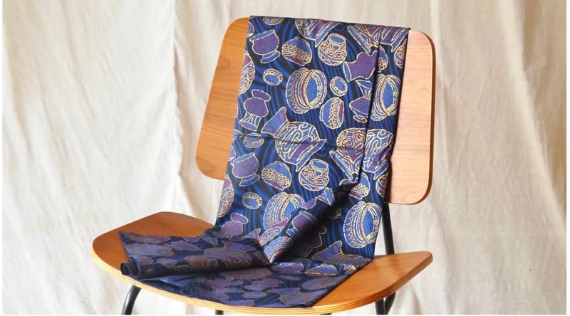 Printed Silk, Smooth Weave, 2-Ply, Blue Ground
