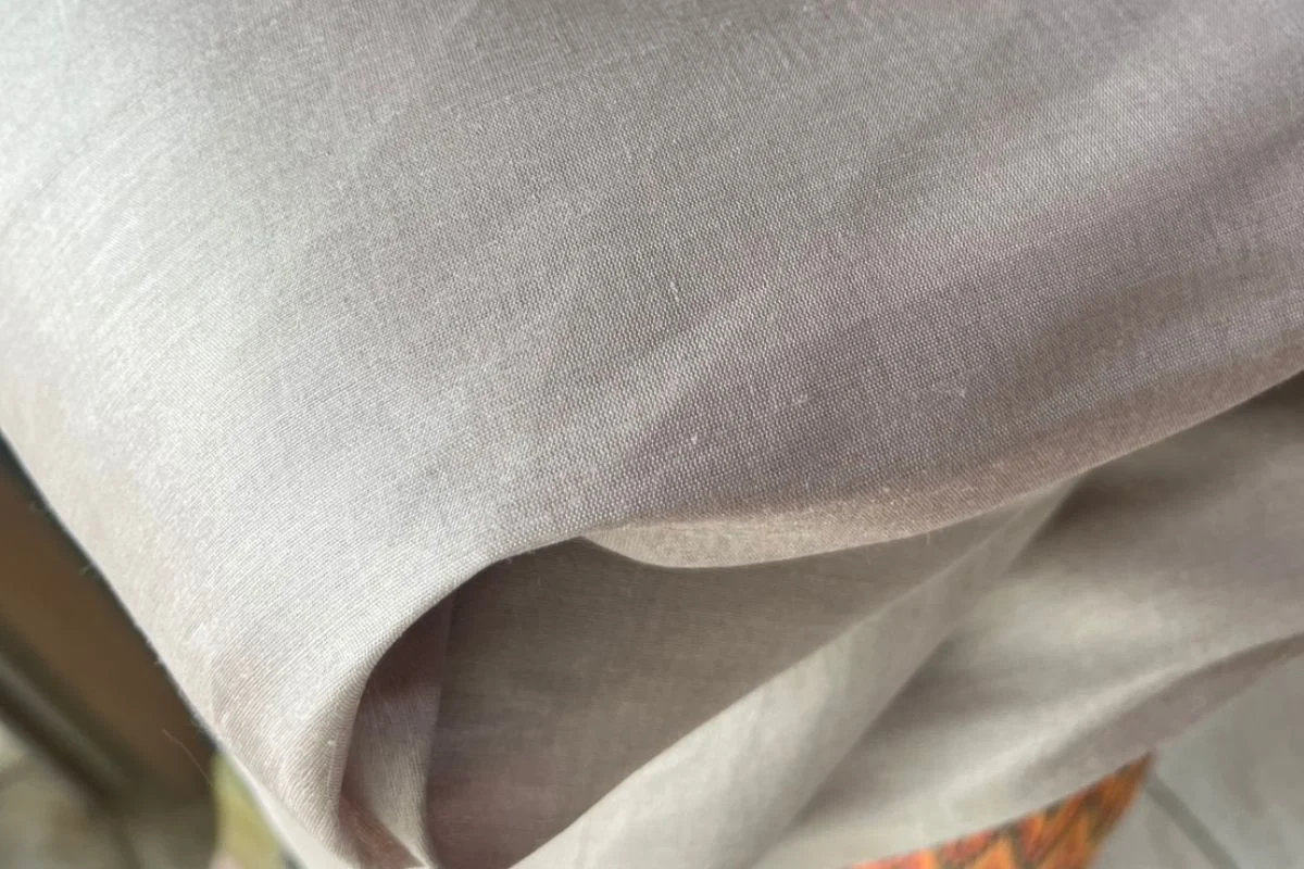 Silk, Lightly Textured, Beige-Brown Shot with Dusty Mauve