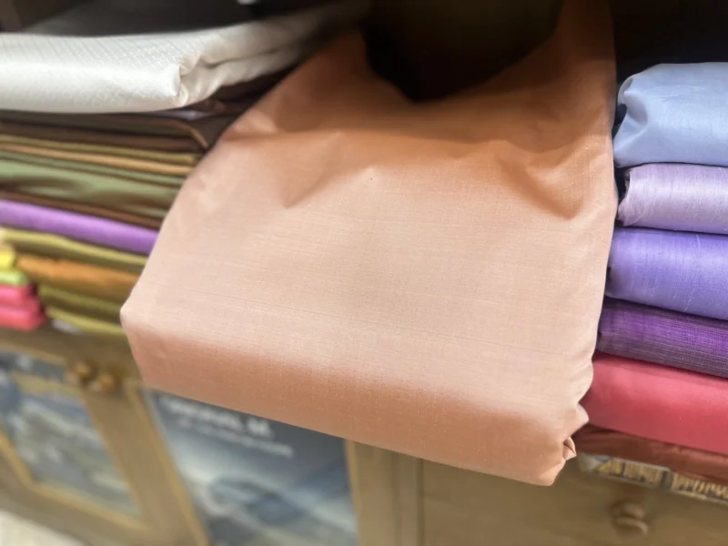 Solid-Colour Silk, Smooth Weave, 2-Ply, Golden Brown